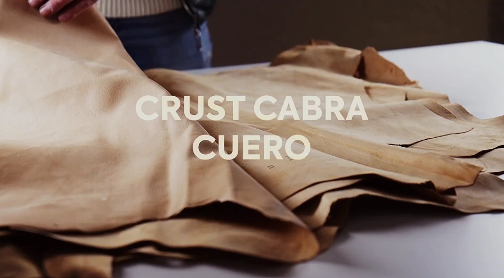 CRUST CABRA CUERO  Cantidad: 215.000 pies  Grosor: 0.7/0.9