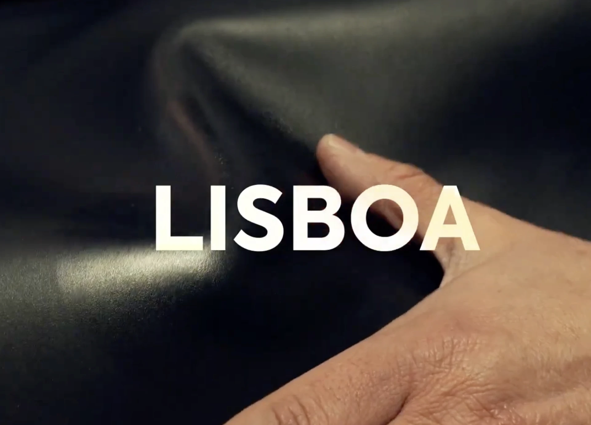 Lisboa - Autolúcido negro liso - Cantidad 5.000 m2- Grosor: 1.2/1.4